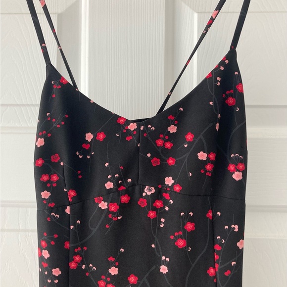 💕 *EUC* Express Women’s Floral Black Spaghetti Strap Dress Size 3/4 💕 - Picture 3 of 6